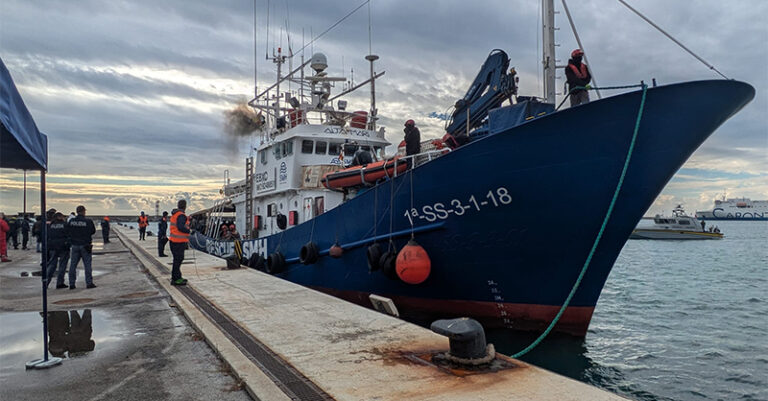 sbarco migranti-salerno-aita mari-FB