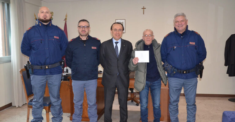 intervento polizia potenza farmaco cittadino