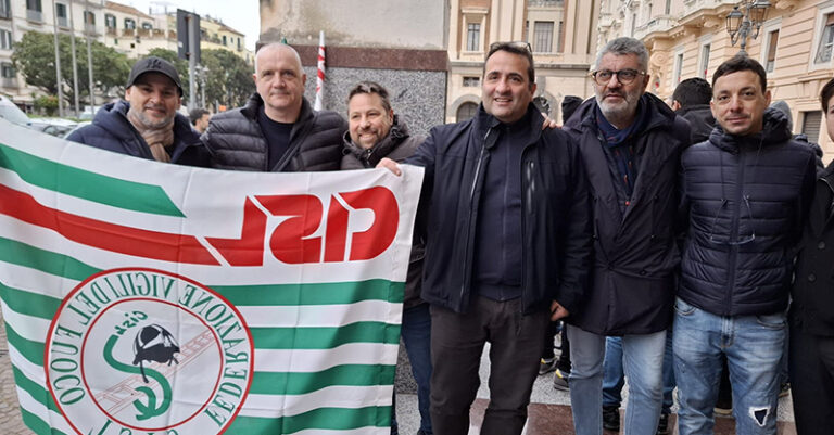 protesta vigili del fuoco salerno fb